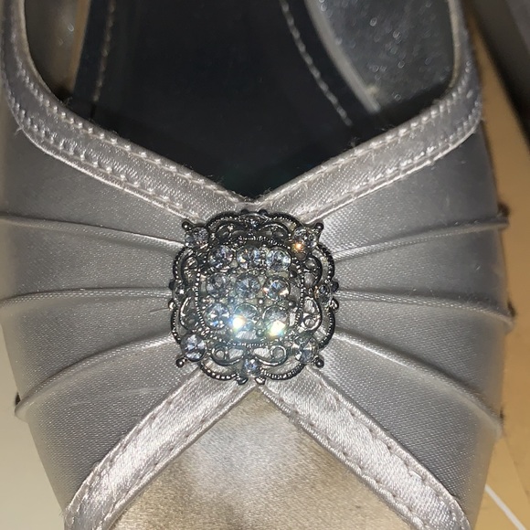 Michaelangelo White Kesley dyeable -David Bridal size 10 - Picture 3 of 3